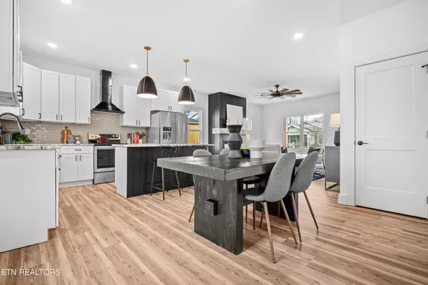 Knoxville, TN 37917,123 Leonard Place