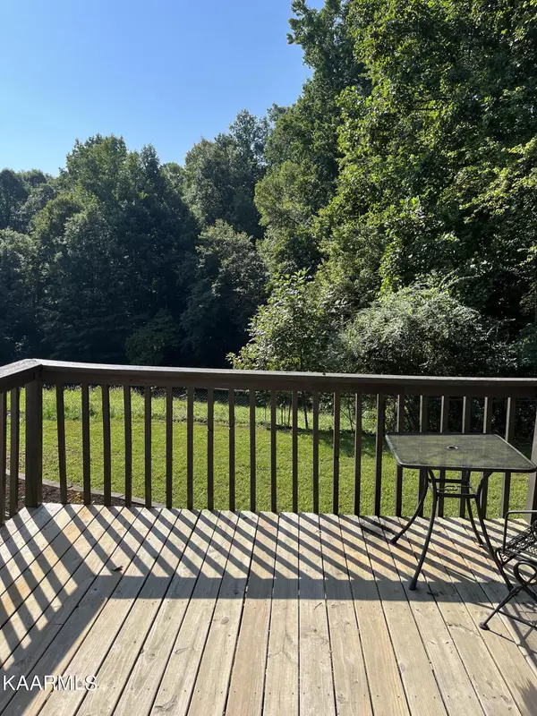 Clinton, TN 37716,214 Powder Mill Lane