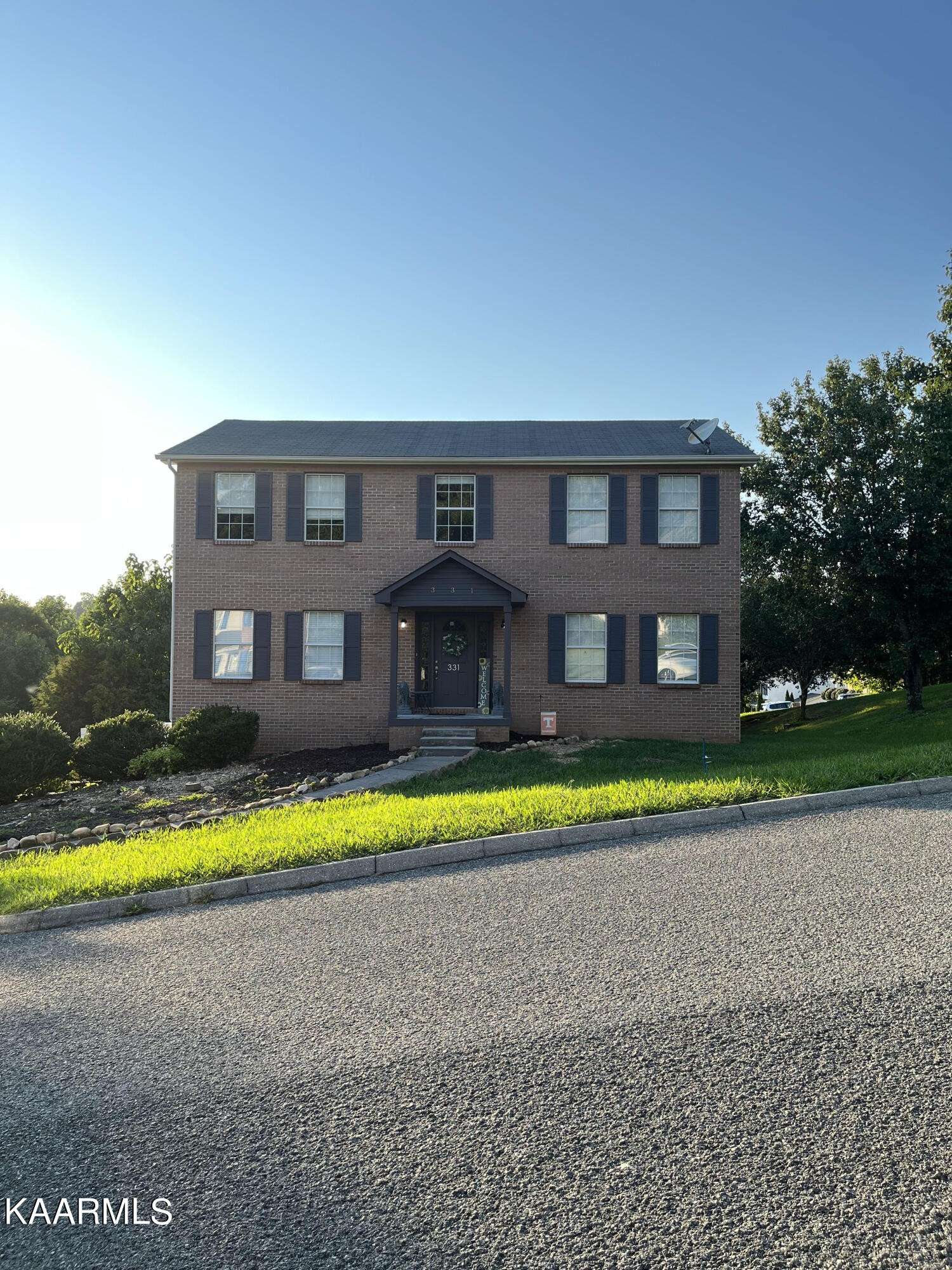 331 Fox Hunters Court, Powell, TN 37849