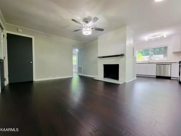 Oak Ridge, TN 37830,107 Kingfisher Lane