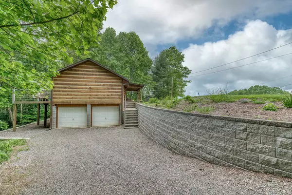 Mountain City, TN 37683,996 Fox Hollow Rd