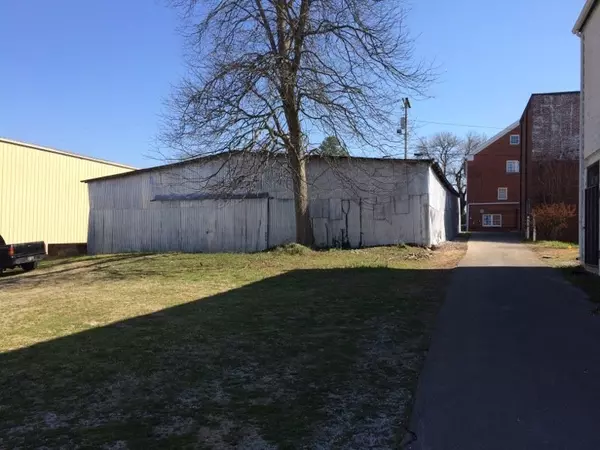 Decherd, TN 37324,105 2nd Ave #N