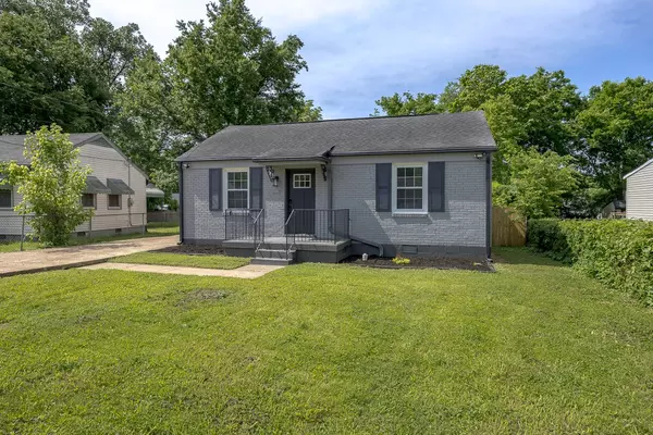 2705 Deerfield Dr, Nashville, TN 37208