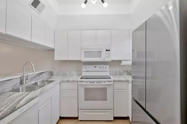 Nashville, TN 37205,145 W End Pl