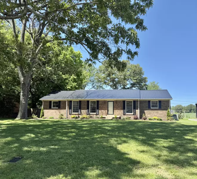 419 Sherwood Dr, Tullahoma, TN 37388
