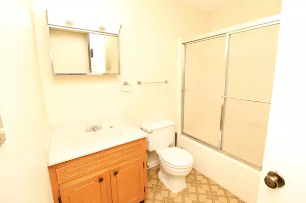 Hopkinsville, KY 42240,106 Koffman Drive #F8