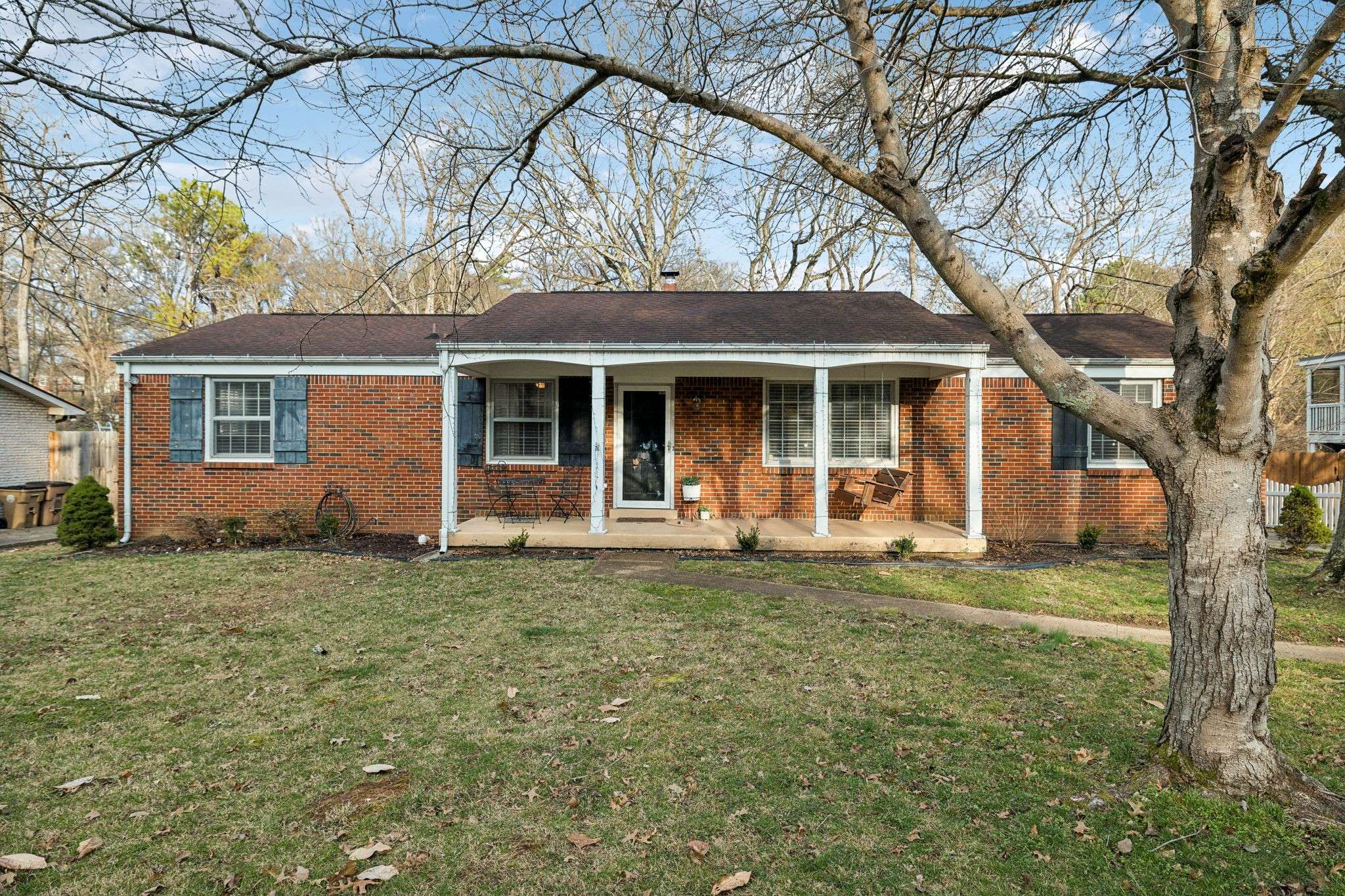 678 Brewer Dr,  Nashville,  TN 37211
