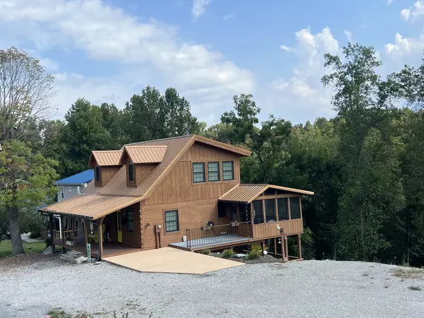 225 Bill Hunter Rd, Celina, TN 38551