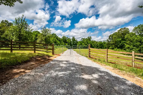 Decaturville, TN 38329,835 Mount Zion Rd