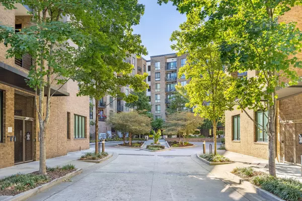 Chattanooga, TN 37405,200 Manufacturers Road #Apt 241