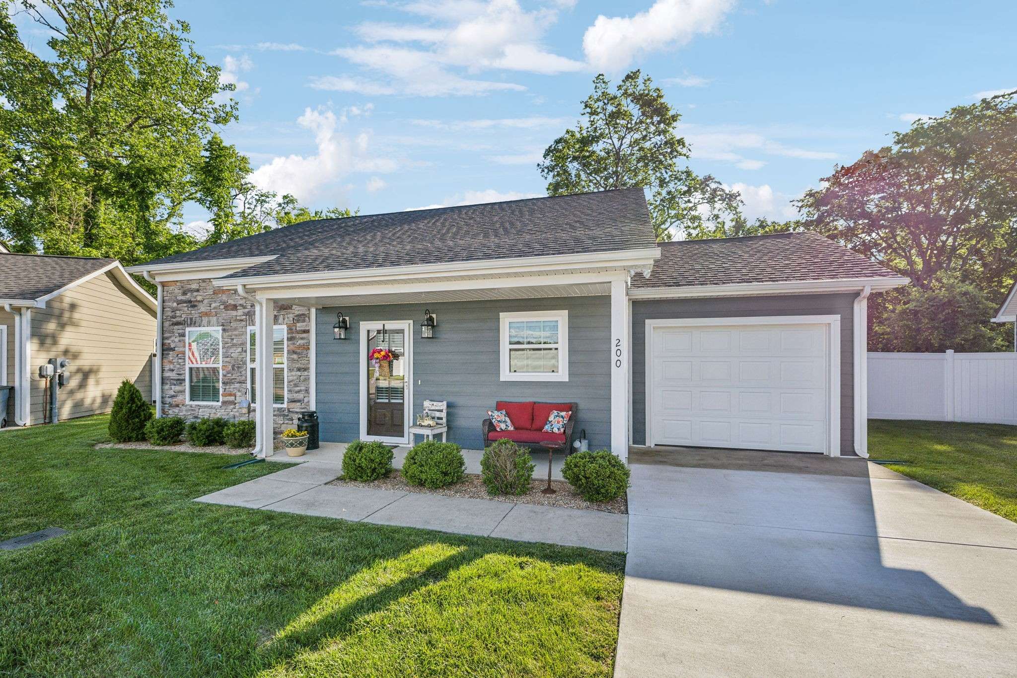 200 Nichols Dr, Woodbury, TN 37190