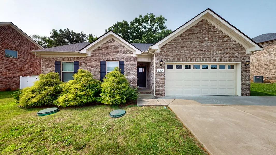249 Edgefield Ct, Pleasant View, TN 37146