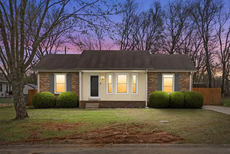202 Jim Thorpe Dr, Clarksville, TN 37042