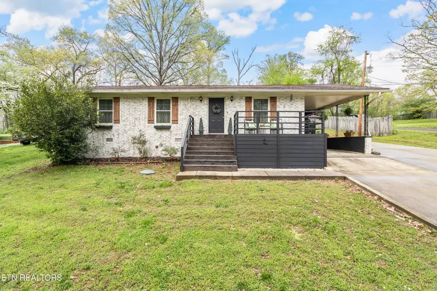 3540 Forest Heights Circle, Lenoir City, TN 37772