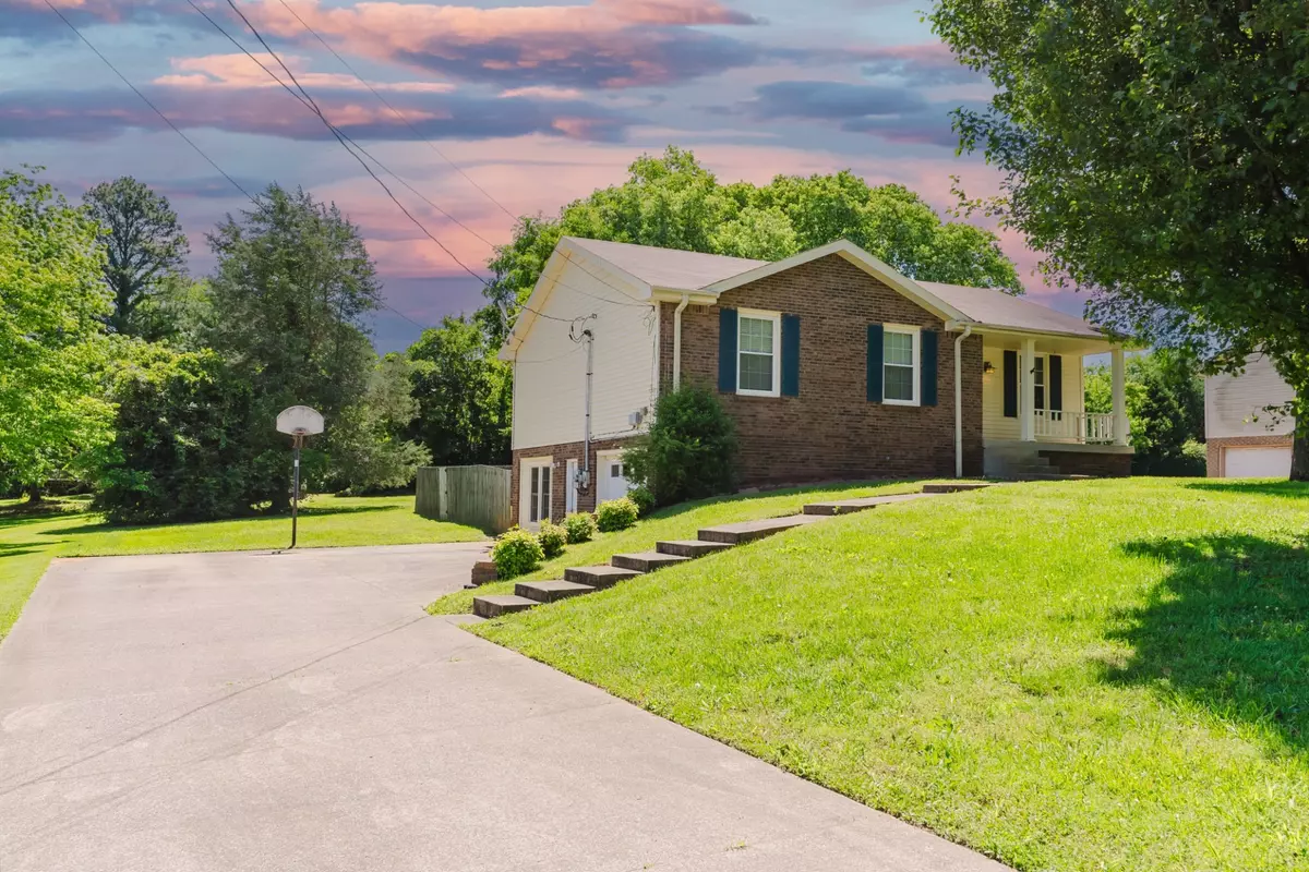 Clarksville, TN 37040,2521 Atwood Dr