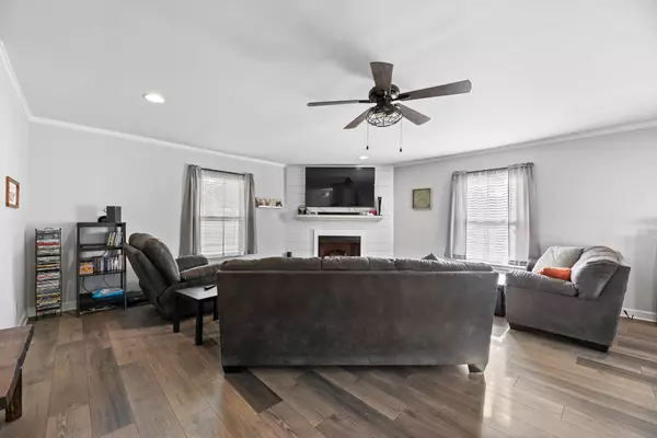 White House, TN 37188,304 Skyline Dr