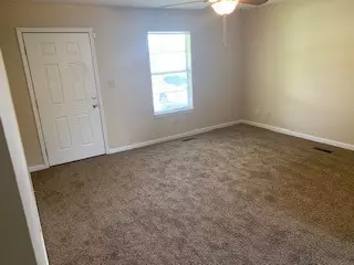 Oak Grove, KY 42262,924 Linda Dr