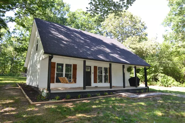 6046 Pumping Station Rd, Iron City, TN 38463