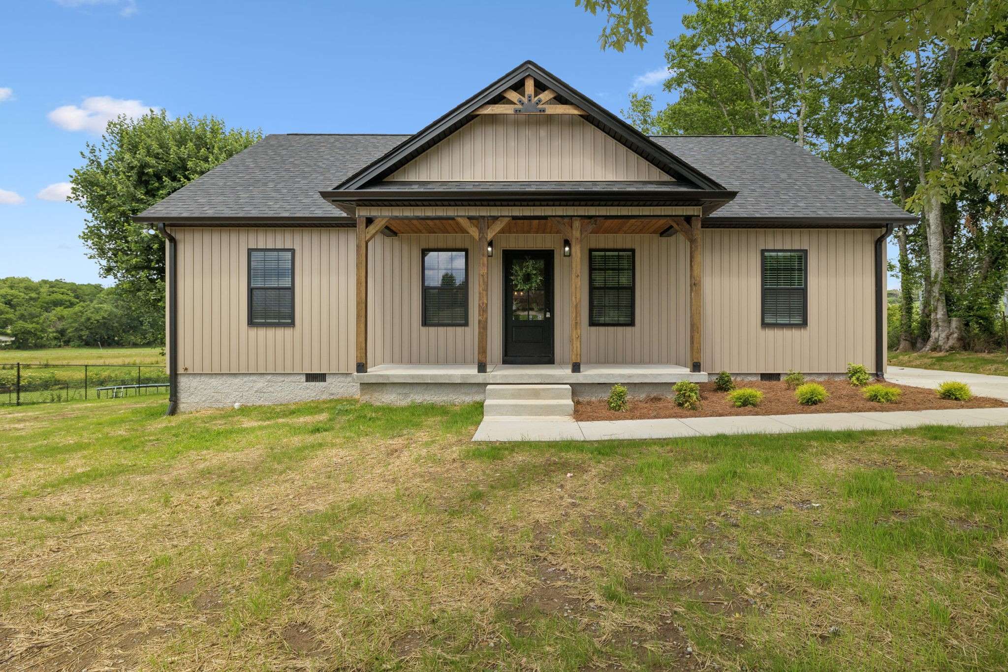 Gordonsville, TN 38563,52 Hickman Hwy