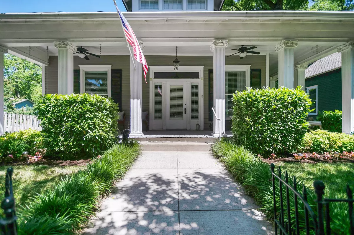 Franklin, TN 37064,712 W Main St