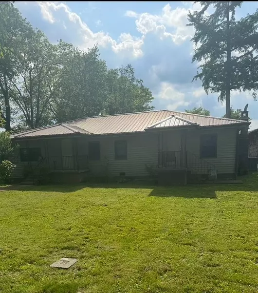 54 Hovis Bend Rd, Fayetteville, TN 37334