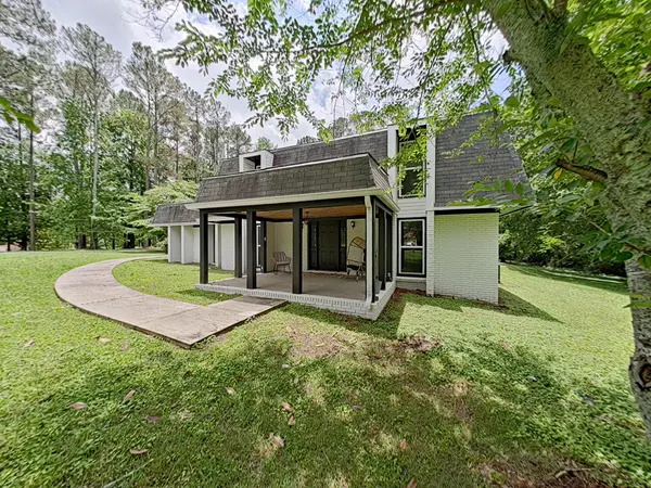 7 East Ln, Fayetteville, TN 37334