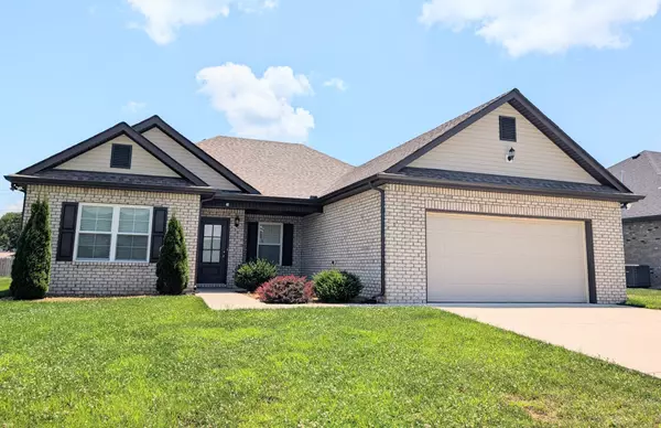 82 Pinnacle Point Ln, Tullahoma, TN 37388