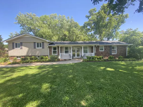 106 Daniel Smith Dr, Hendersonville, TN 37075