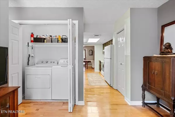 Knoxville, TN 37922,9649 Hidden Oak Way