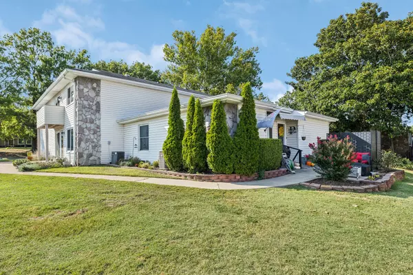 Nashville, TN 37221,810 Bellevue Rd #103