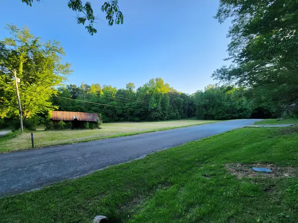 Decaturville, TN 38329,9558 Mount Carmel Rd