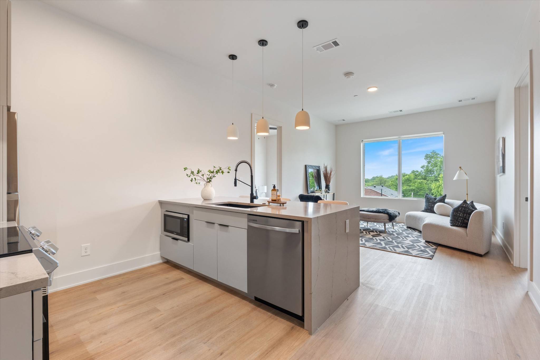 1090 Haysboro Ave #212, Nashville, TN 37216