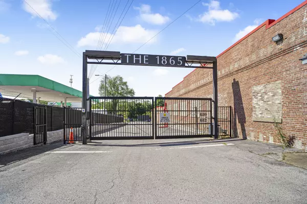Nashville, TN 37203,612 21st Ave N #211