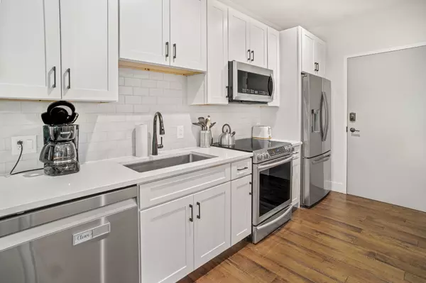 Nashville, TN 37203,612 21st Ave N #211