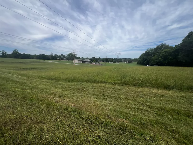 1579 Woodbury Hwy, Manchester, TN 37355