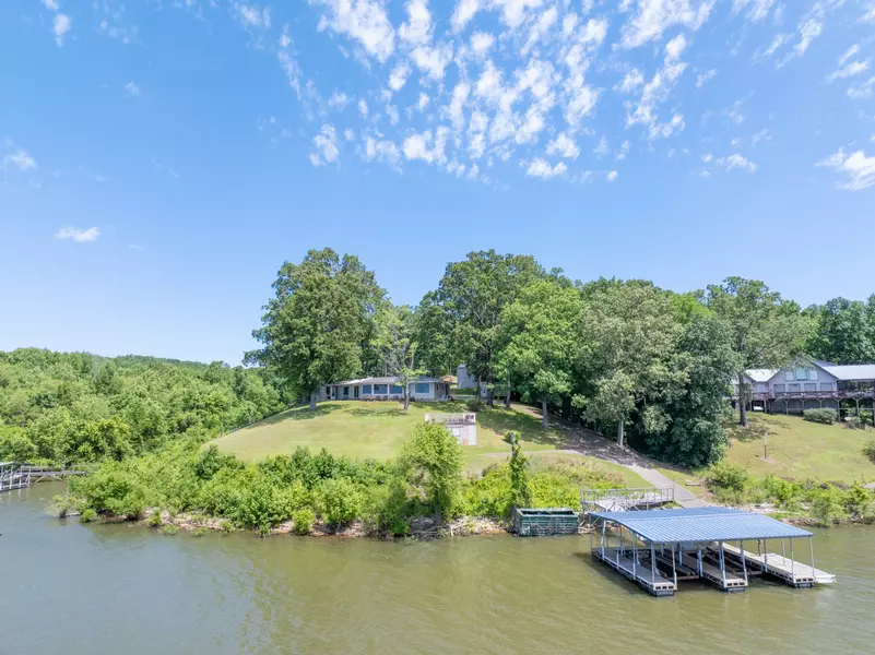 440 Bluff Point Ln, Waverly, TN 37185