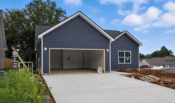 1330 Isaiah Dr, Clarksville, TN 37042