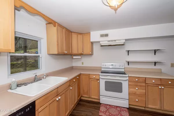 Townsend, TN 37882,204 Lovers Lane