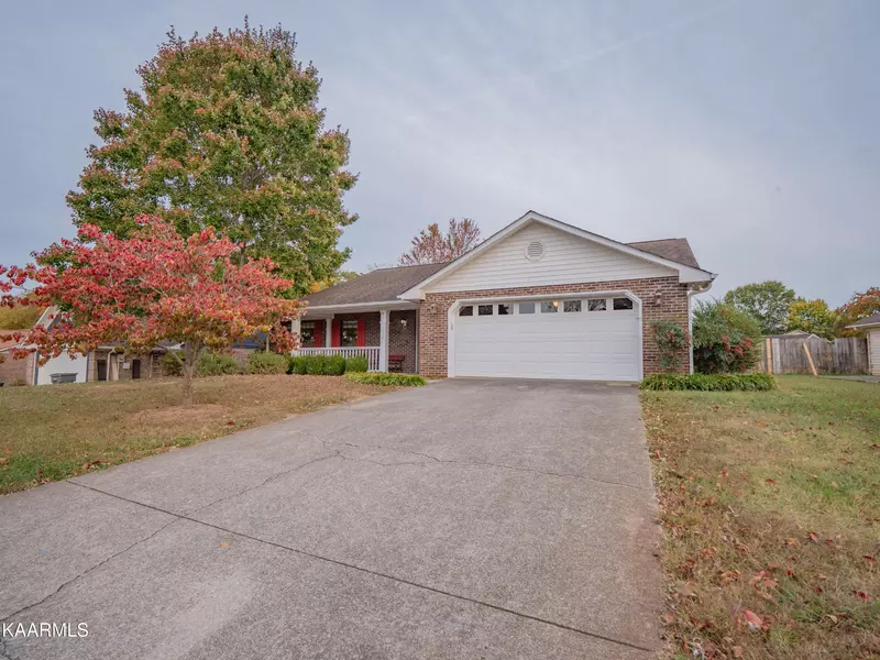 1932 Raulston view Drive, Maryville, TN 37803