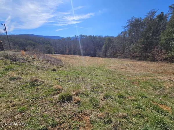 4420 6 Mile Rd, Maryville, TN 37803