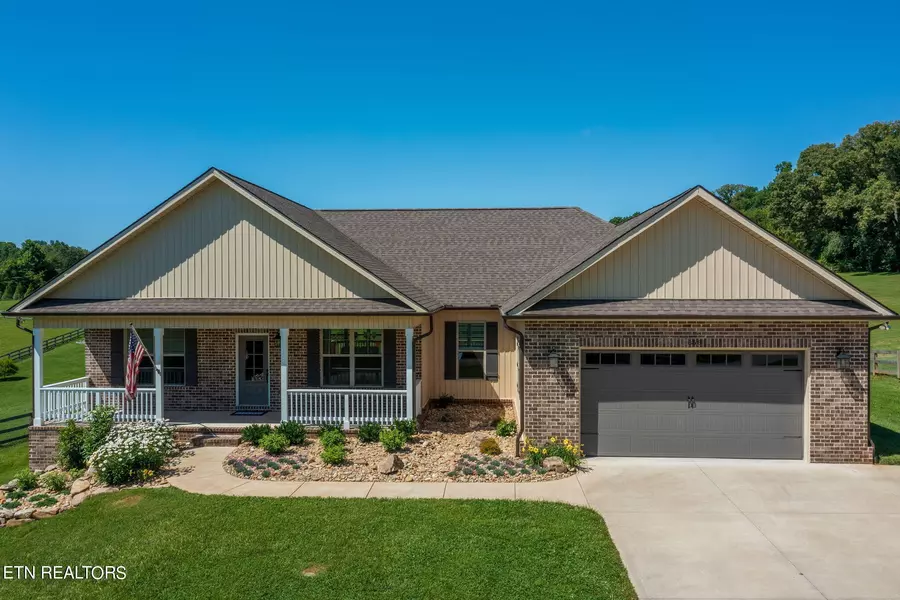 858 Dunlap Hollow Rd, Friendsville, TN 37737