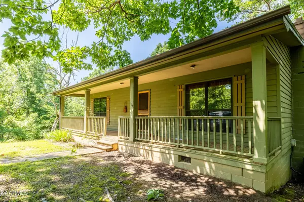 114 Bear Cub Rd, Vonore, TN 37885