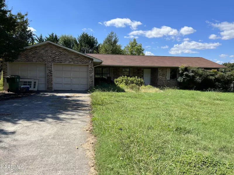 2121 Chesterfield Drive Drive, Maryville, TN 37803