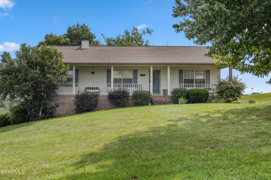 402 Hiddenbrook Lane, Maryville, TN 37804