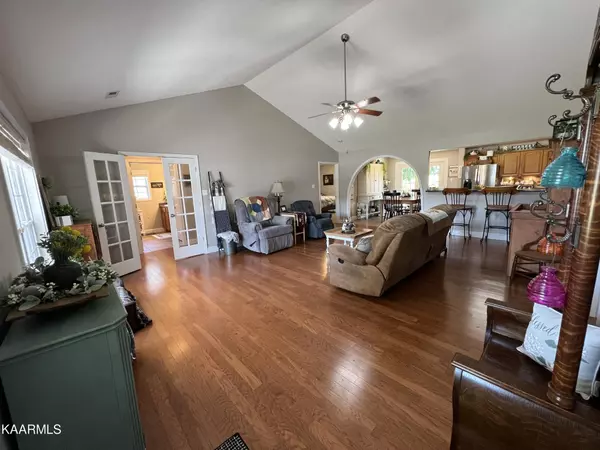 Maryville, TN 37803,1917 Andy Lane