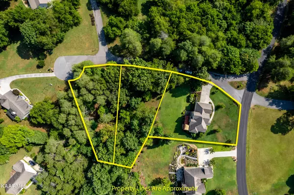 Maryville, TN 37801,1211 Apache Drive Drive