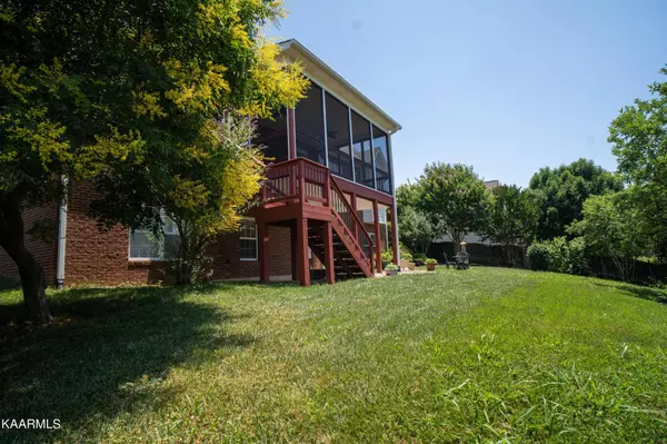 Maryville, TN 37801,1721 Burnside Drive Drive