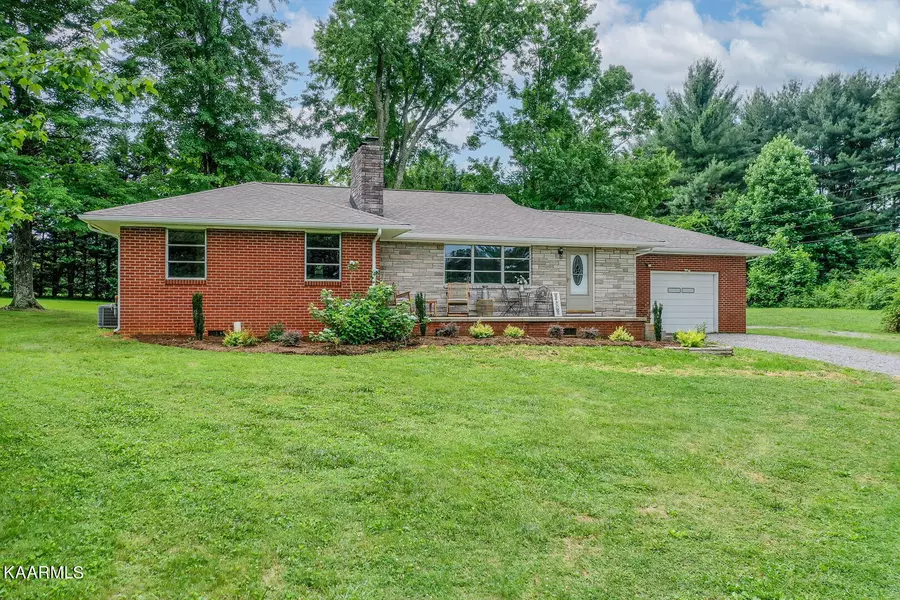 2556 Sevierville Rd, Maryville, TN 37804