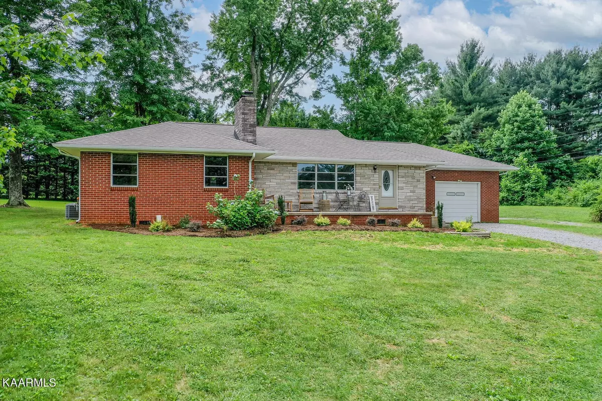 Maryville, TN 37804,2556 Sevierville Rd