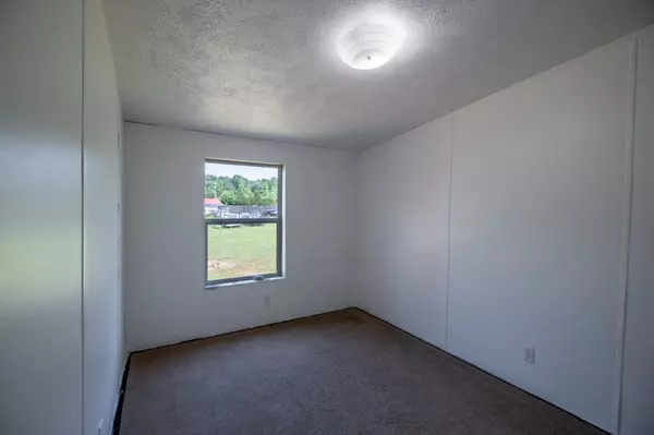 Hillsboro, TN 37342,113 S B St